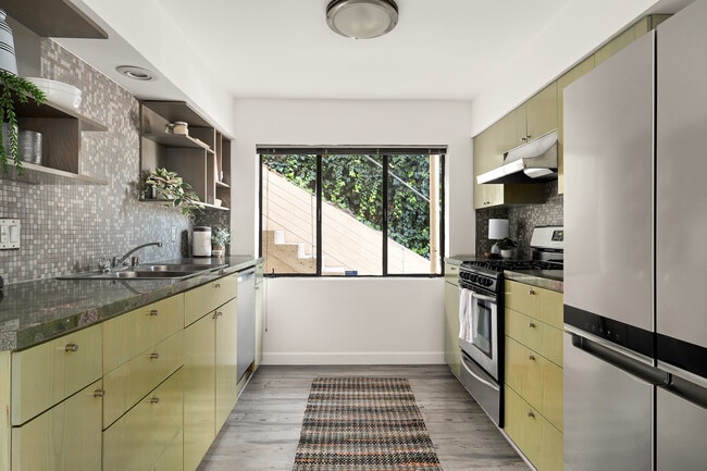 Photo - 1742 Redesdale Ave Unit B