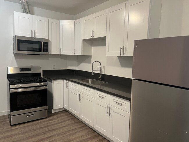 Building Photo - 233 Park View N St Unit 9