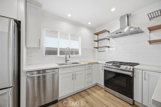 Building Photo - 241 S Barrington Ave Unit B4