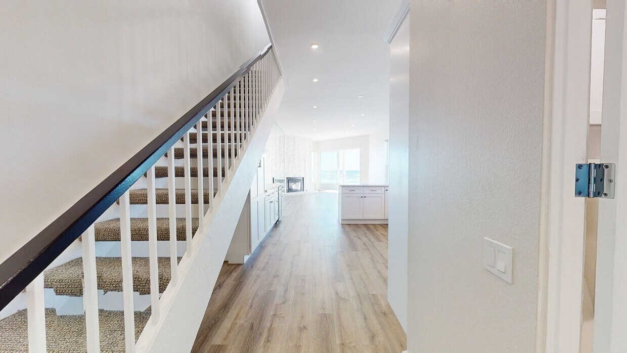 3D Tour - 3285 Ocean Front Walk Townhome