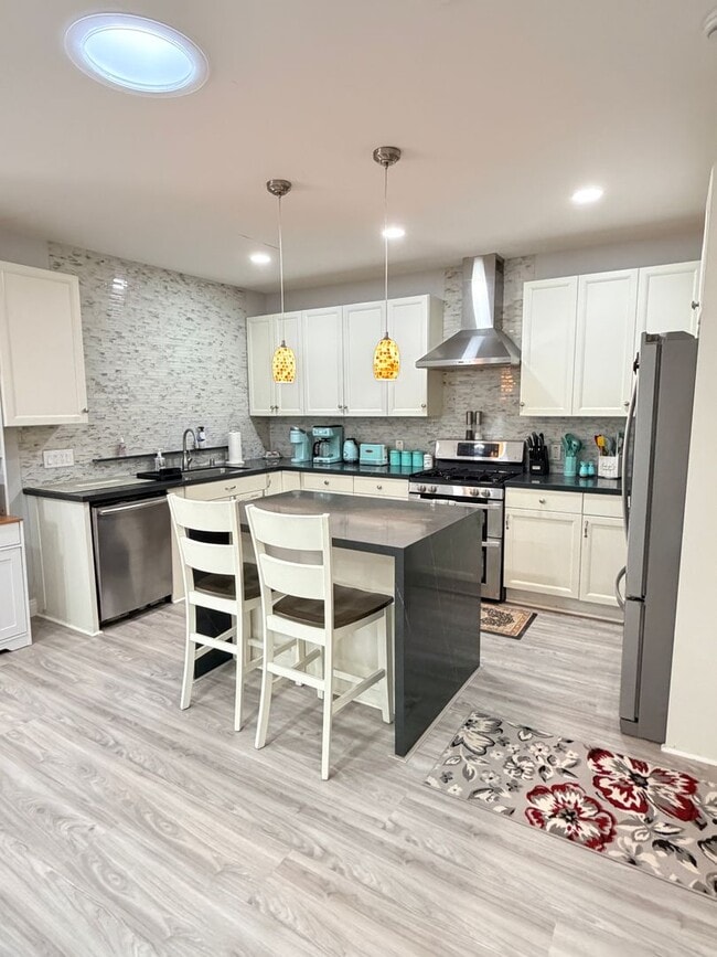 Building Photo - Three bedroom , two bath home in beautiful La Mesa!