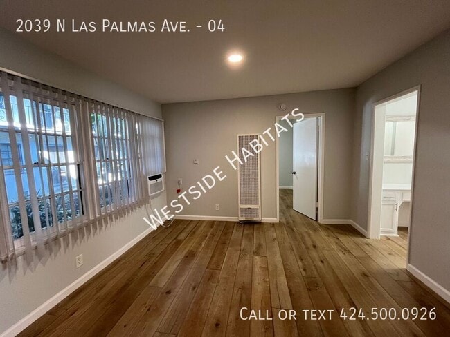 Photo - 2039 N Las Palmas Ave Unit 04