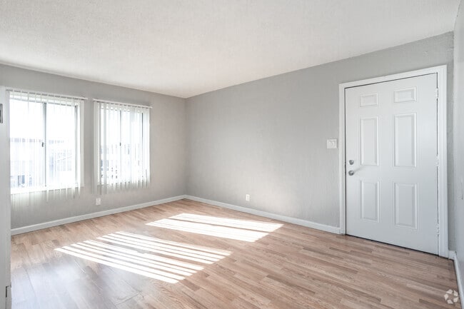 1BR, 1BA - 468SF - Living Room - 819 W 137th St