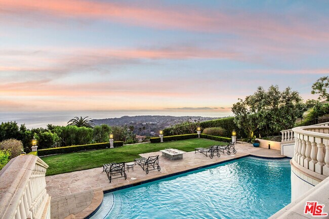 Photo - 5925 Murphy Way