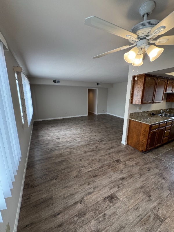 Photo - 515 E Elmwood Ave Unit 211