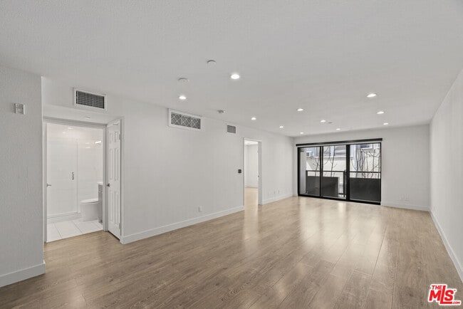 Photo - 725 N Alfred St Unit 109