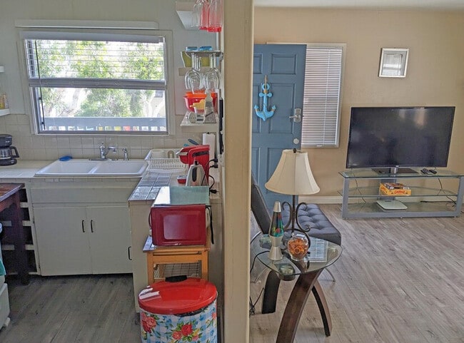 Photo - Mission Beach Apartment Homes