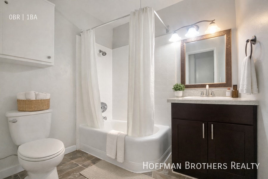 Photo - 1911 W 2nd St Unit 4