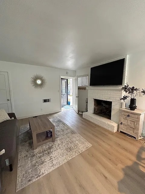 Building Photo - 206 E Bay Ave Unit B