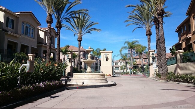 Photo - 918 Camino De La Reina Townhome