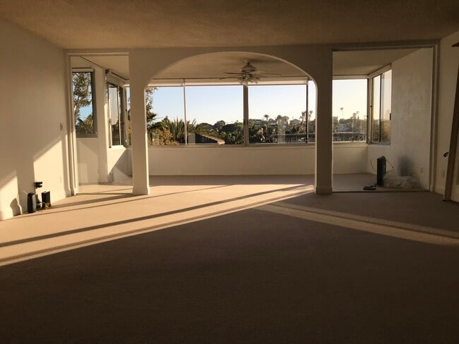 Building Photo - 8701 Delgany Ave Unit 204