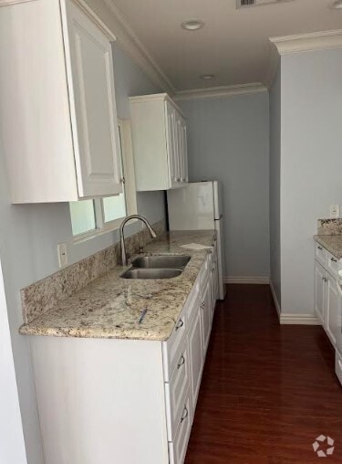 Building Photo - 2976 Glenmanor Pl Unit 2976 Rental