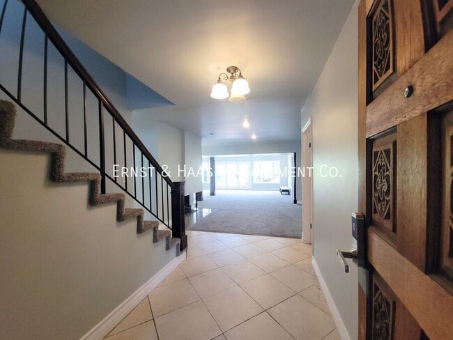 Photo - 869 E Kallin Way