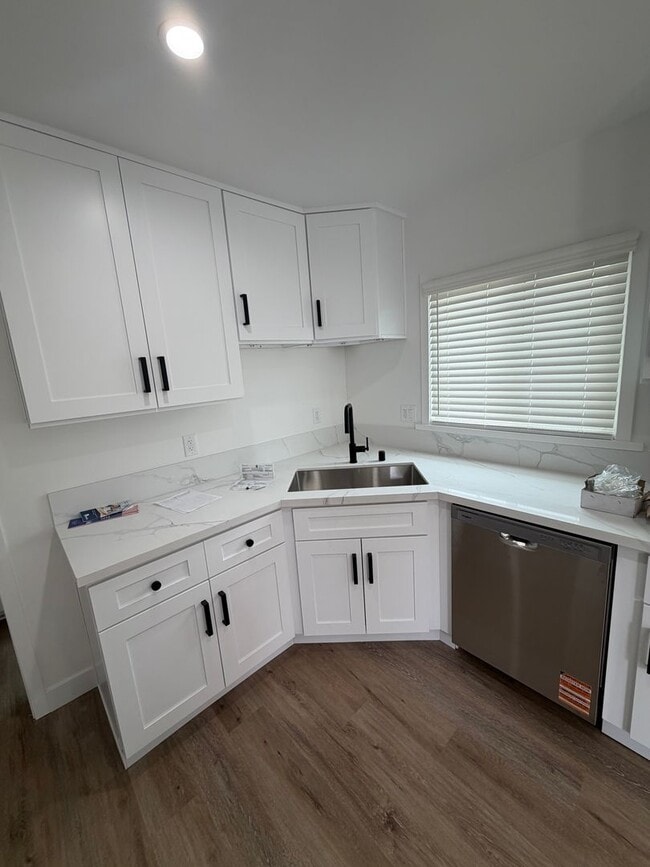 Photo - Toluca West: Brand new unit with backyard! Unit 4913