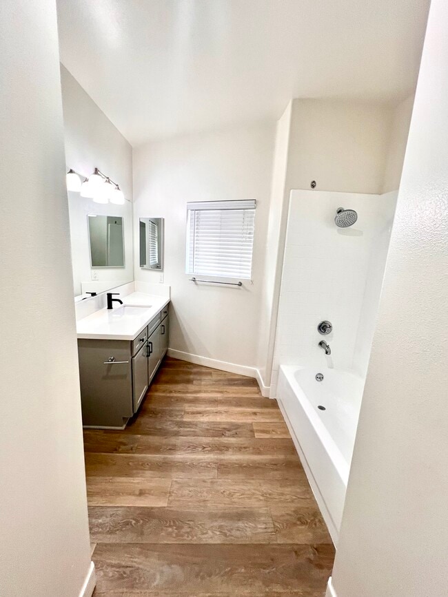 Photo - VIA Unit 305