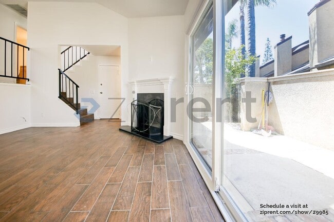 Photo - 14401 Plummer St