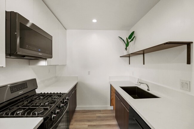 Photo - 2561 W Ave 30 Unit 5