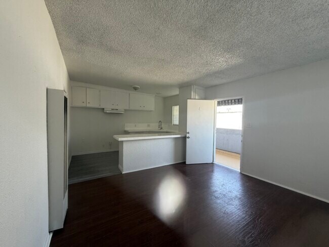 Photo - 8217 S Western Ave Unit 3