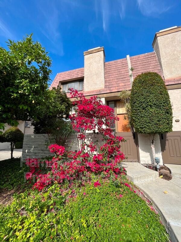 Photo - 9000 Vanalden Ave