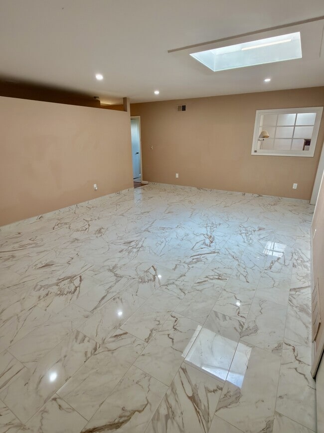 Photo - 4635 Cobb Dr