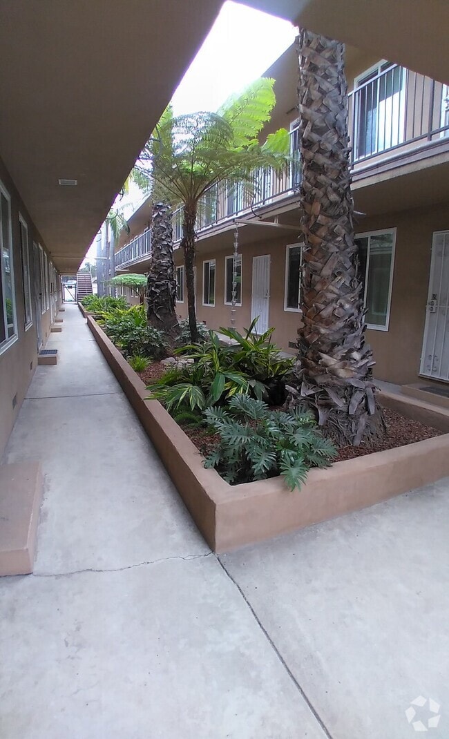 Building Photo - 10535 National Blvd Unit 6 Rental