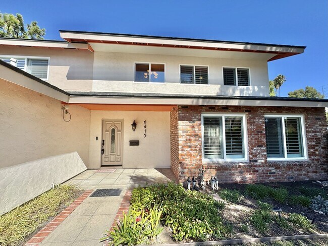 Building Photo - Prestigious Home In Beautiful Del Cerro ~ ...