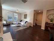 Photo - 615 W 1st St