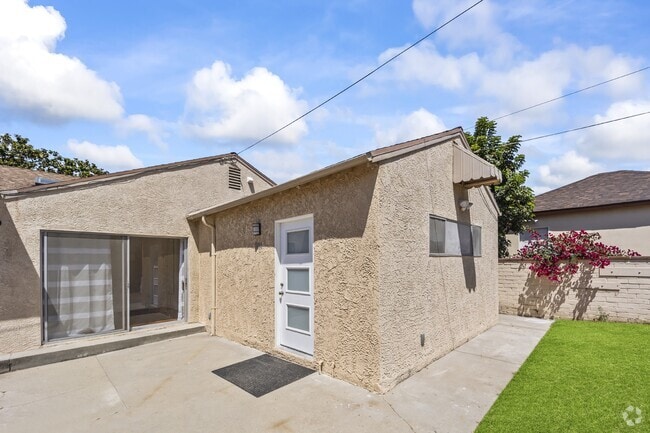 Building Photo - 8014 Denrock Ave Unit 1 Rental