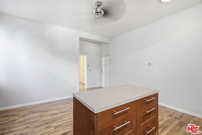 Photo - 141 W Ave 31