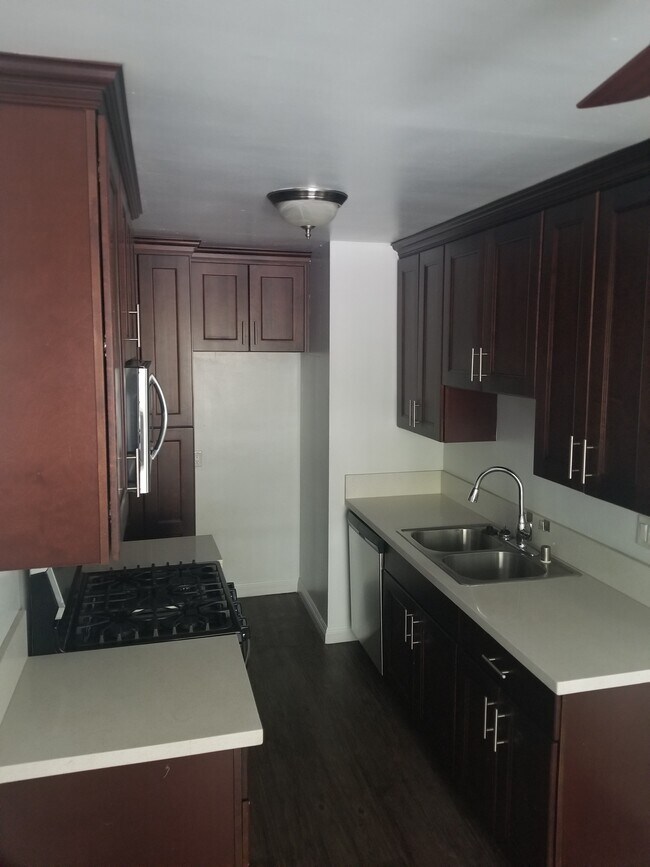 Photo - Chateau Sycamore Apartments