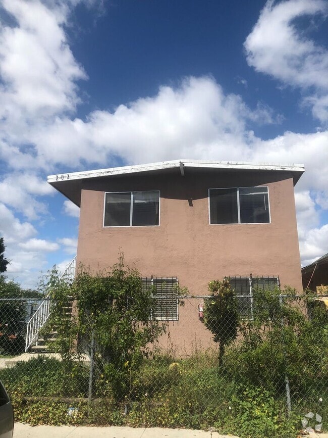 Building Photo - 203 E 53rd St Unit #3 Rental
