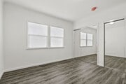 Photo - Courtyard building on Ocean Park Unit 2024½