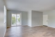 2BR, 2BA - 1,005SF - Parc Chateaux Apartments