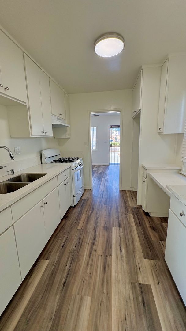 Photo - 14902 S Inglewood Ave Unit Detached home