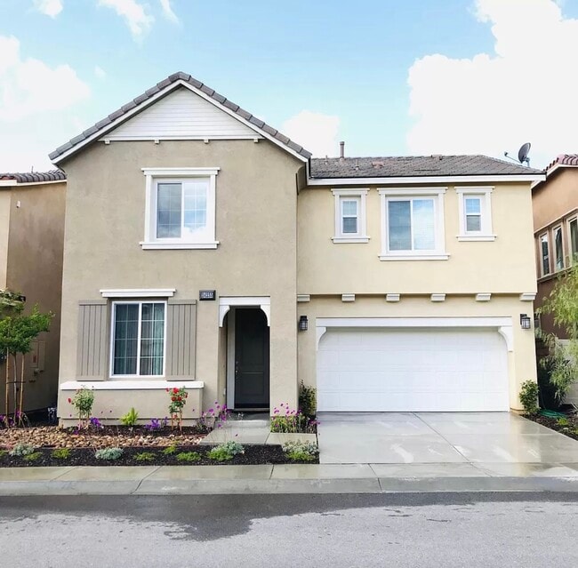 Building Photo - 24255 Lilac Ln