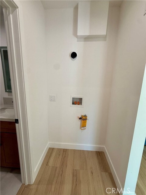 Photo - 20407 Strathern St