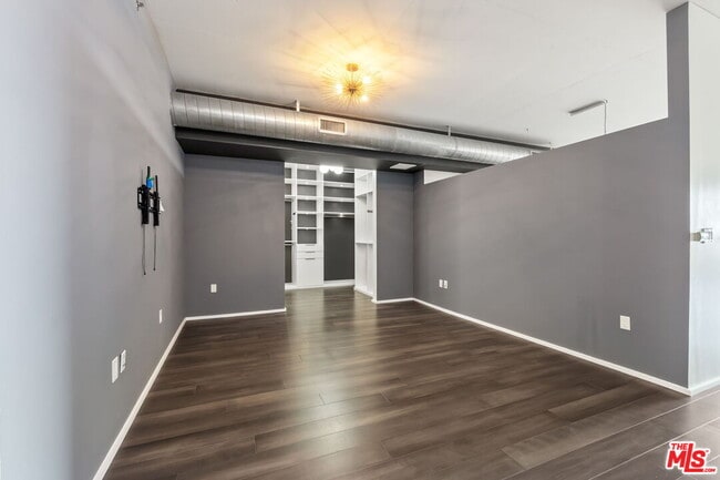 Photo - 1111 S Grand Ave Unit 716