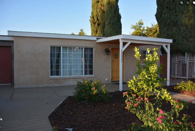 Building Photo - Coming Soon! - Bright 3-Bed+2bath Home in ...