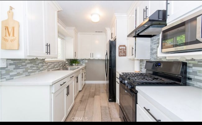 Photo - 33100 Case St