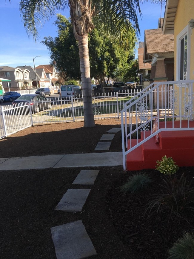 Front porch and yard - 456 E 47th St House