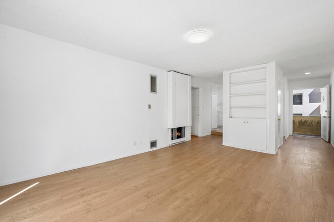 Photo - 11661 Goshen Ave