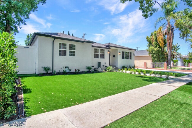 Photo - 18406 Jovan St
