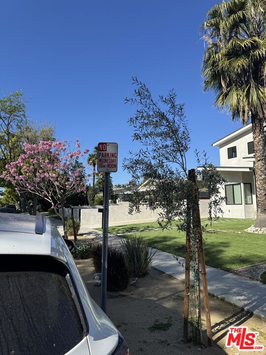 Photo - 446 N California St