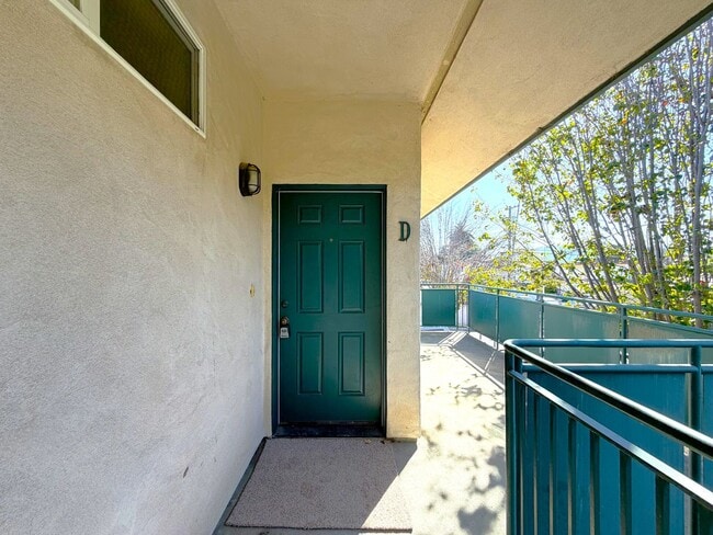 Photo - l31400 Unit D