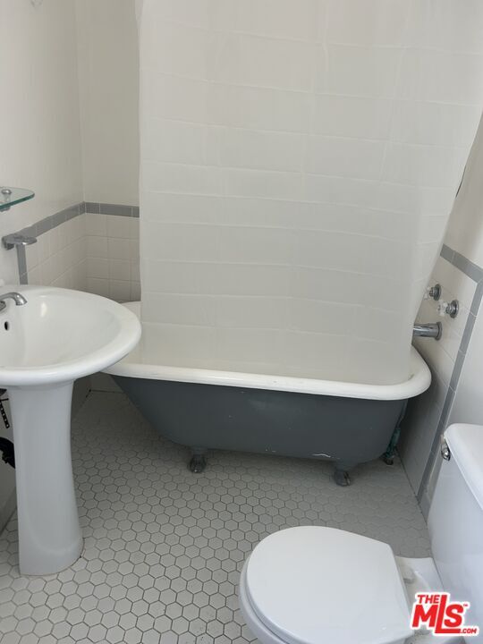 Photo - 1388 1/2 Edgecliffe Dr Unit 1/2