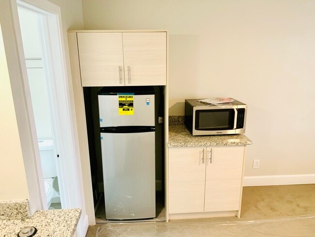 Photo - STUDIO AVAILABLE IN THE HEART OF DOWNTOWN ... Unit 1141 Silverado St #118