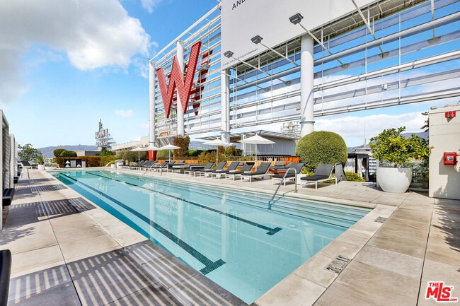 Building Photo - 6250 Hollywood Blvd Unit 9E