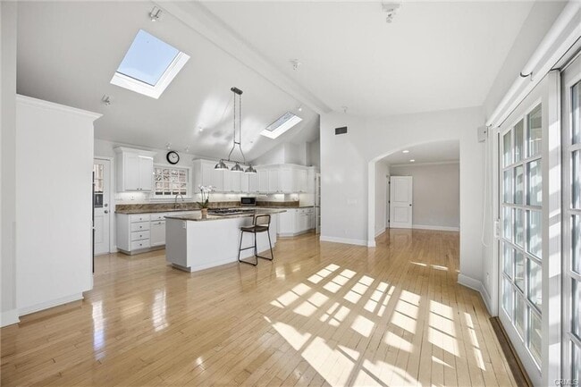 Building Photo - 3513 May St