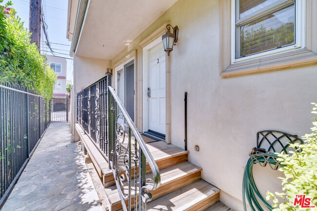 Photo - 3005 Grand Canal