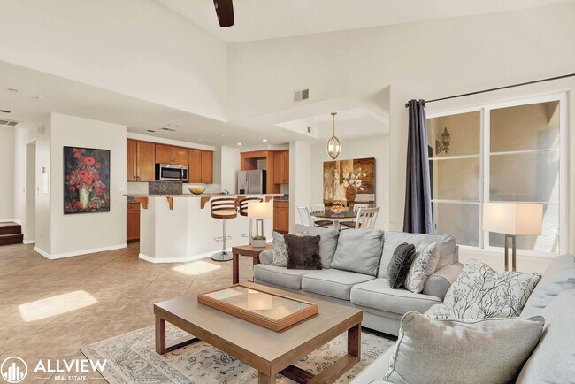 Building Photo - Rare 3-Story Hillcrest Townhome | 3BR/3BA ...